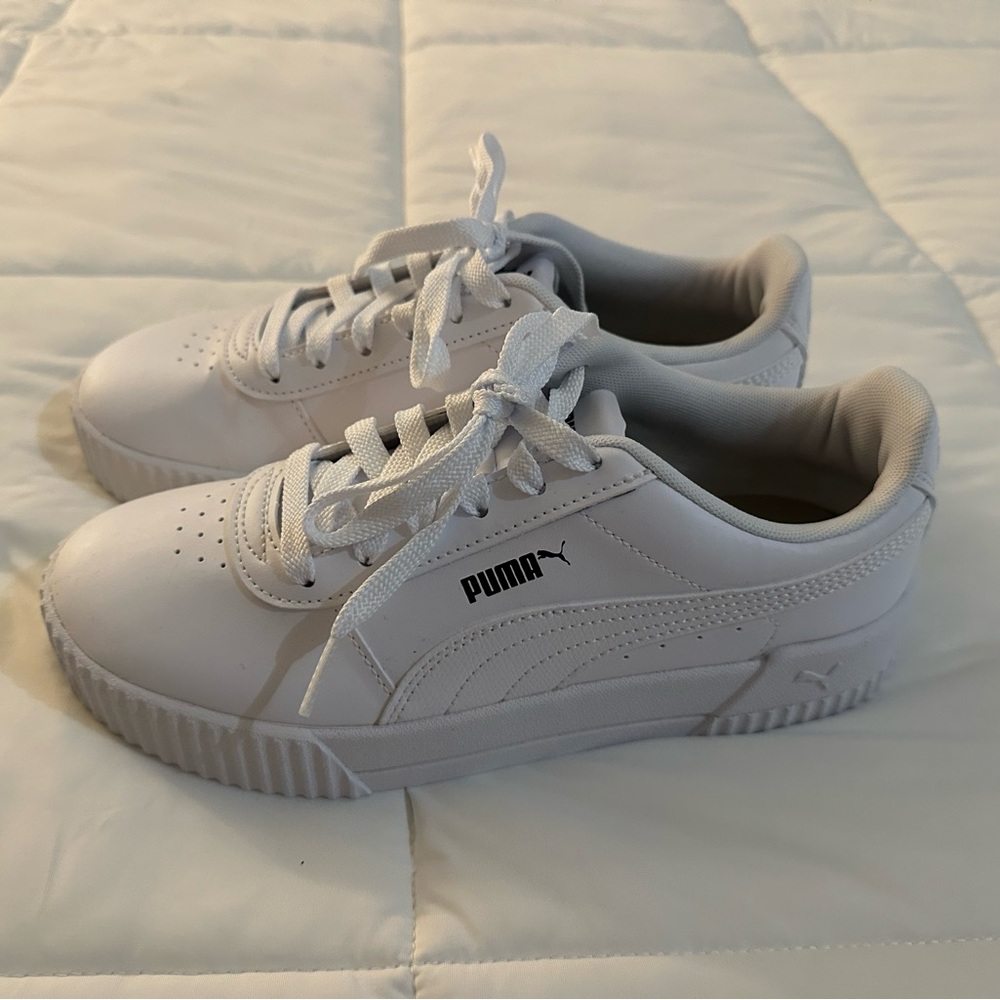 Puma Women’s soft foam platform sneakers, white, NWOT, size 8